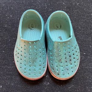Toddler Native toddler shoes (size 6)